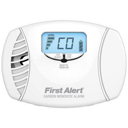 First Alert Co615 Dual-Power Carbon Monoxide Plug-In Alarm with Battery Backup and Digital Display