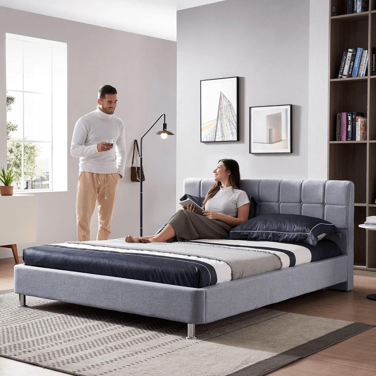 VALYOU Furniture The Aura Pinewood High-Density Foam Organic-Linen Surface (King)