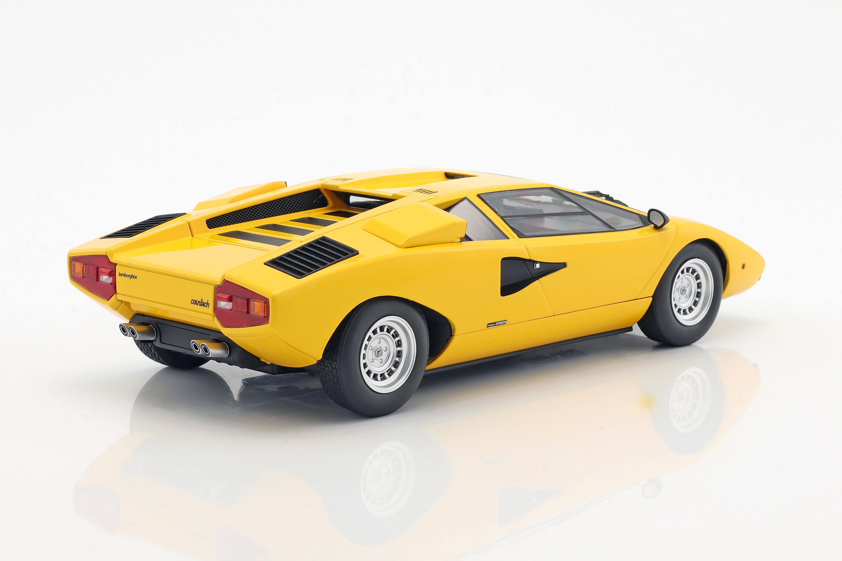 Lamborghini Countach LP400 Yellow 1/18 Diecast Model Car by Kyosho