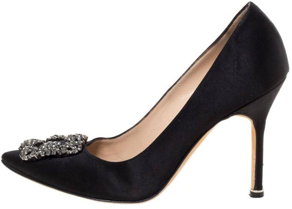 Manolo Blahnik Hangisi 90 Satin Pump, 37.5 / Black