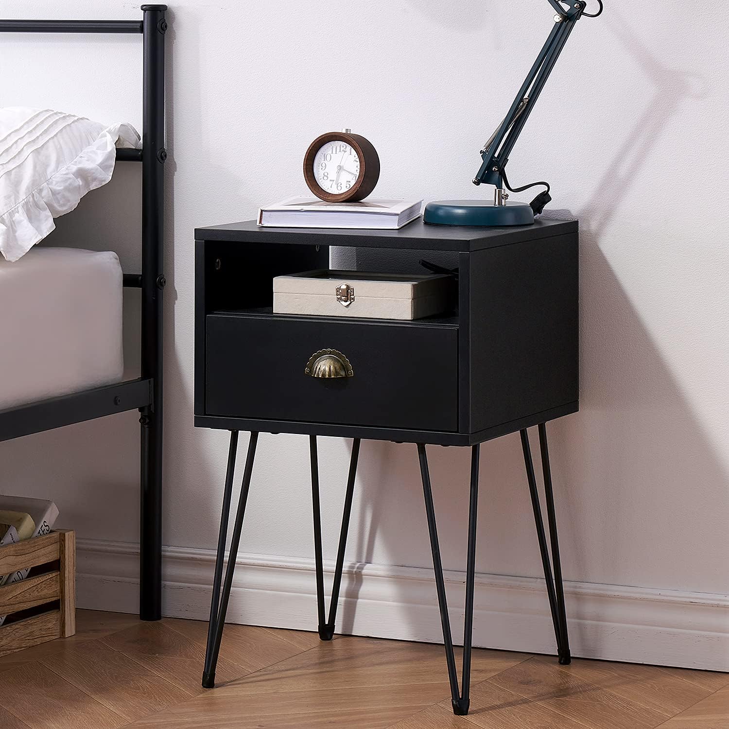 VECELO Set of 2 Nightstand, Industrial End Side Table with Drawer and Shelf, Night Stand for Bedroom, Living Room and Small Space, Stable Metal Frame, Brown