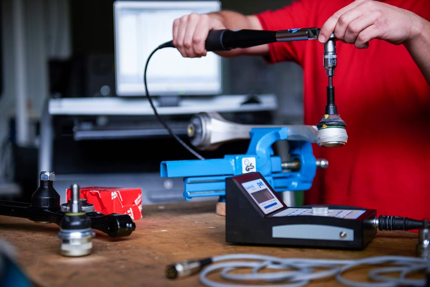 TRW JBJ1143 Suspension Ball Joint for Ford F-250 Super Duty: 2005-2017 and other applications Front At Track Bar