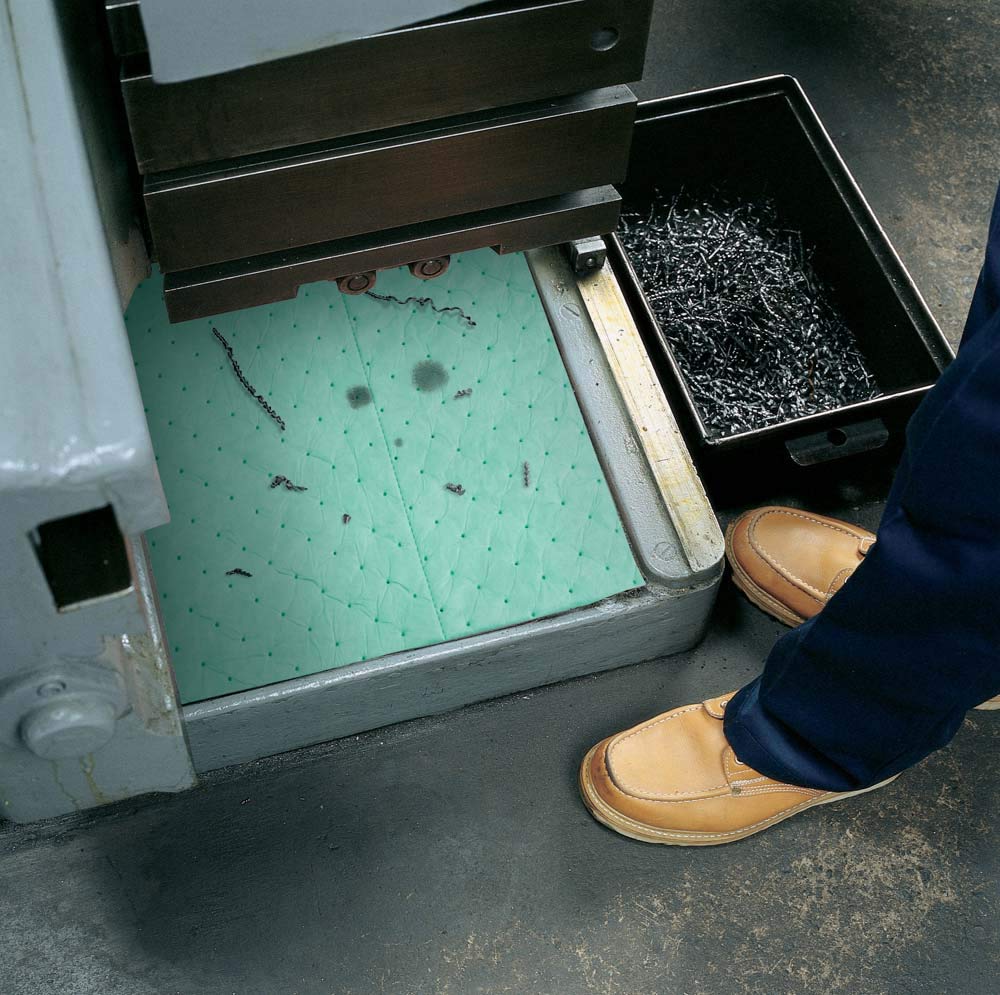 SpillTech Universal Commander Absorbent Mat Pad, Heavyweight, Polypropylene, 19&rdquo; x 15&rdquo; (L x W), Green, Pack of 100 (GNPF100H)