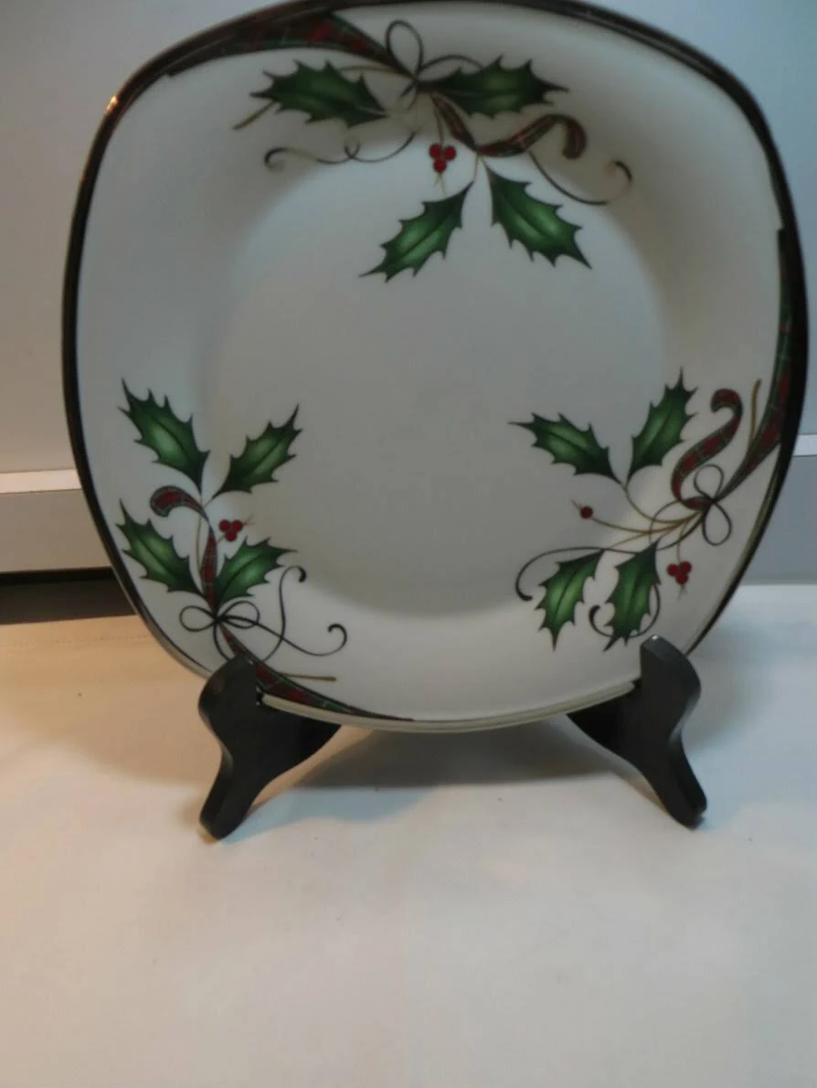 Lenox Holiday Nouveau Platinum White Square Accent Plate