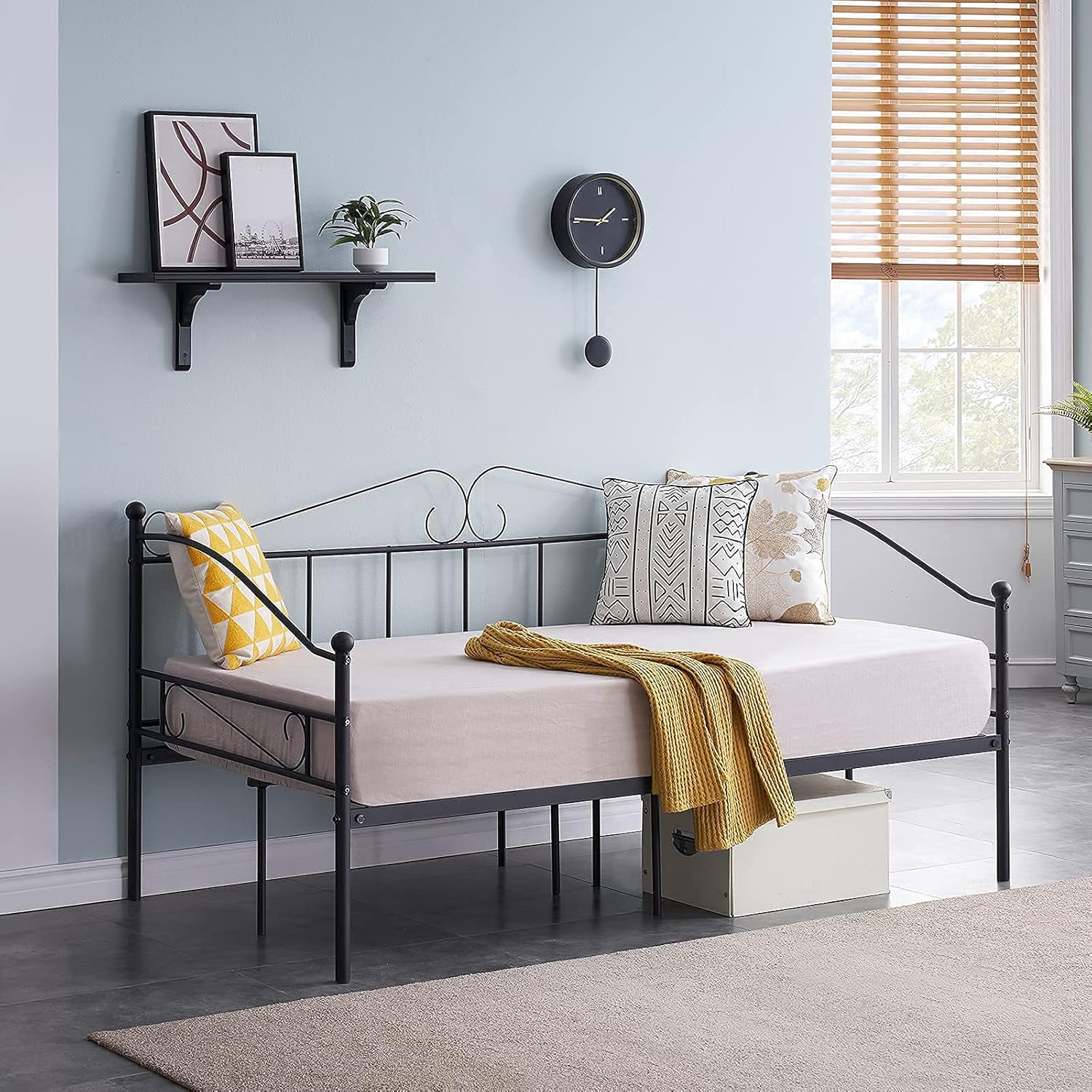 SYMY Classic Twin Daybed Frame Metal Daybed with Headboard, Stable Steel Slats Support, Easy Assembly, Mattress Platform Bed Sofa for Living Room Guest Room (Black)