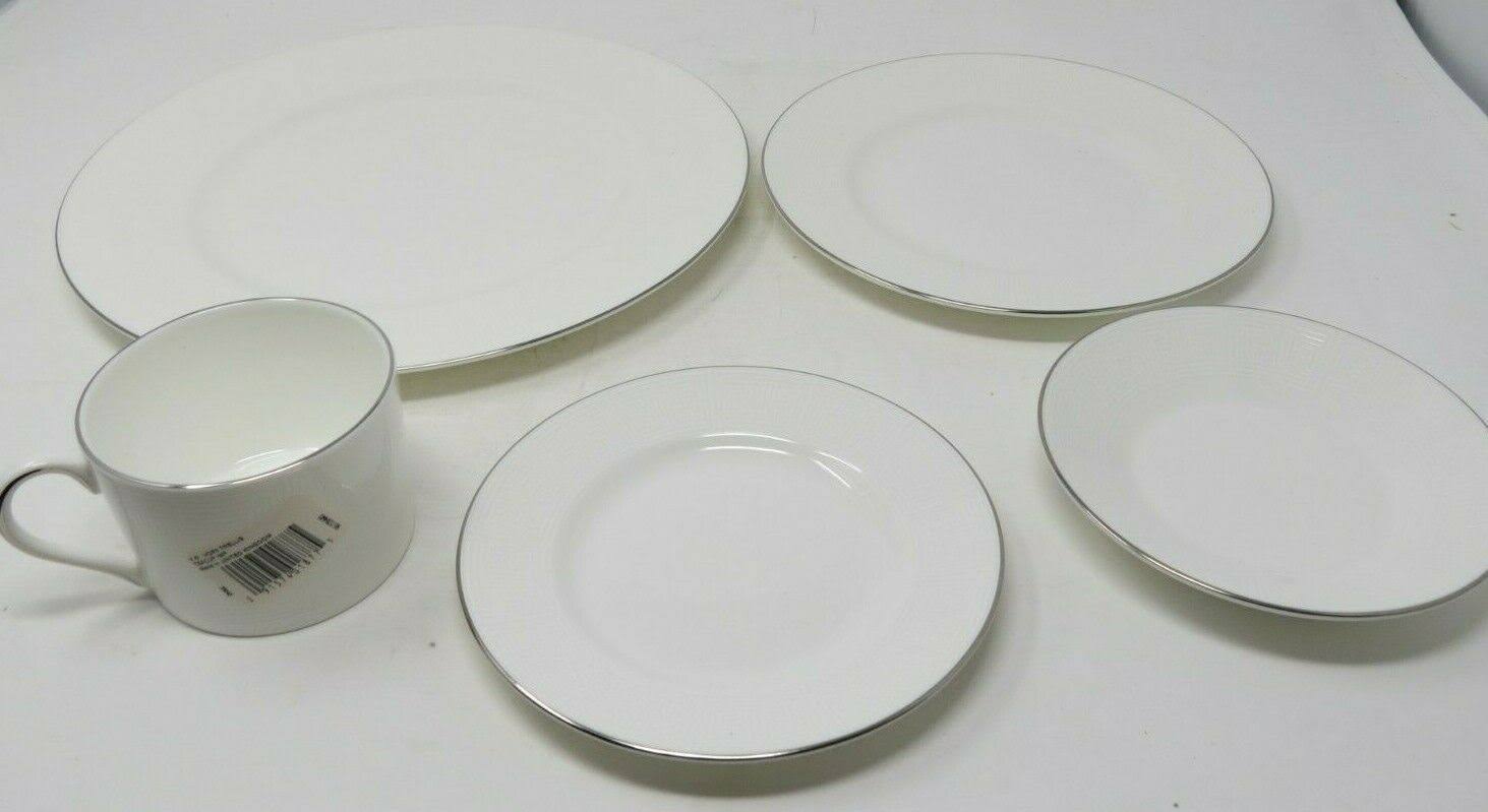 Wedgewood Vera Wang Ivory Trellis 5 Piece Place Setting Made in The UK AP16