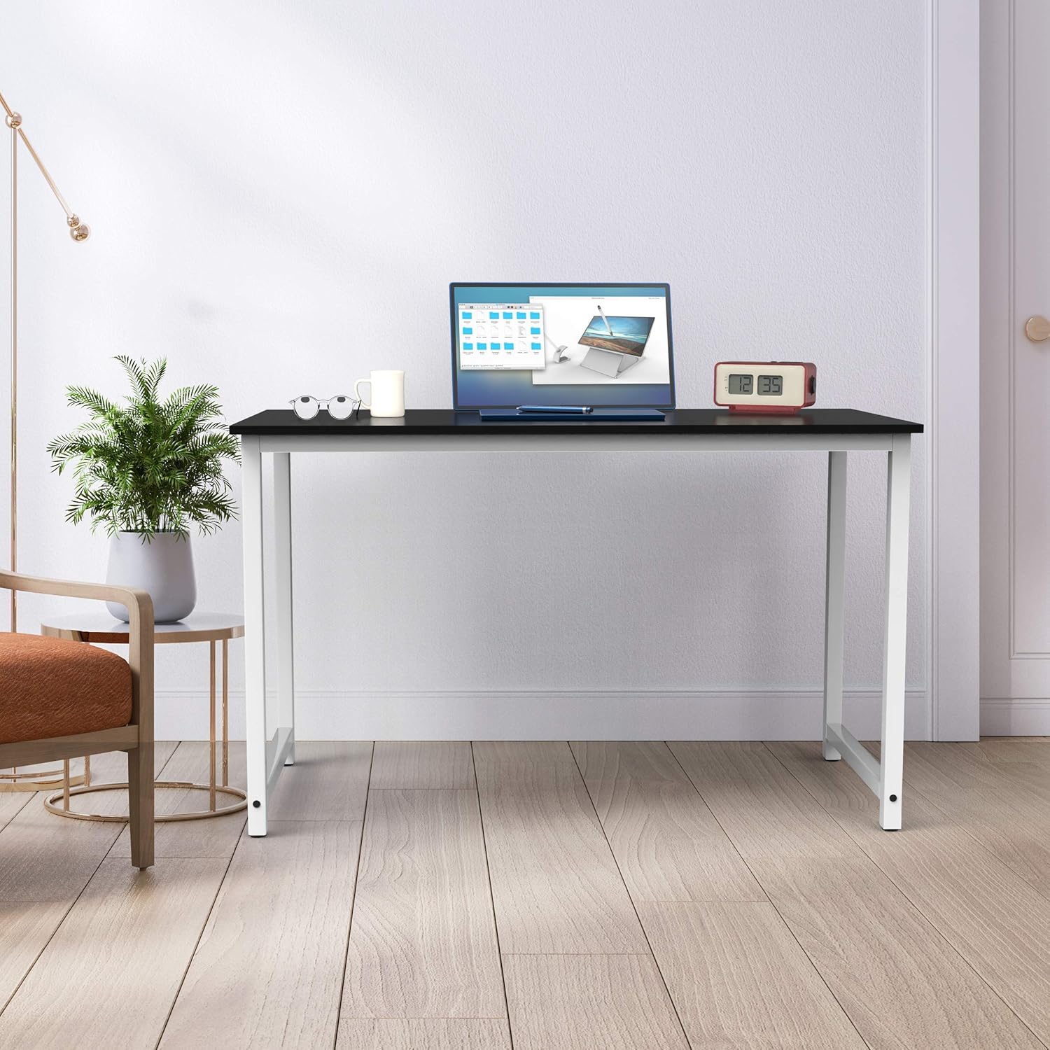 Halter Modern PC or Laptop Work Desk, Black Desk, White Frame, 1 Pack