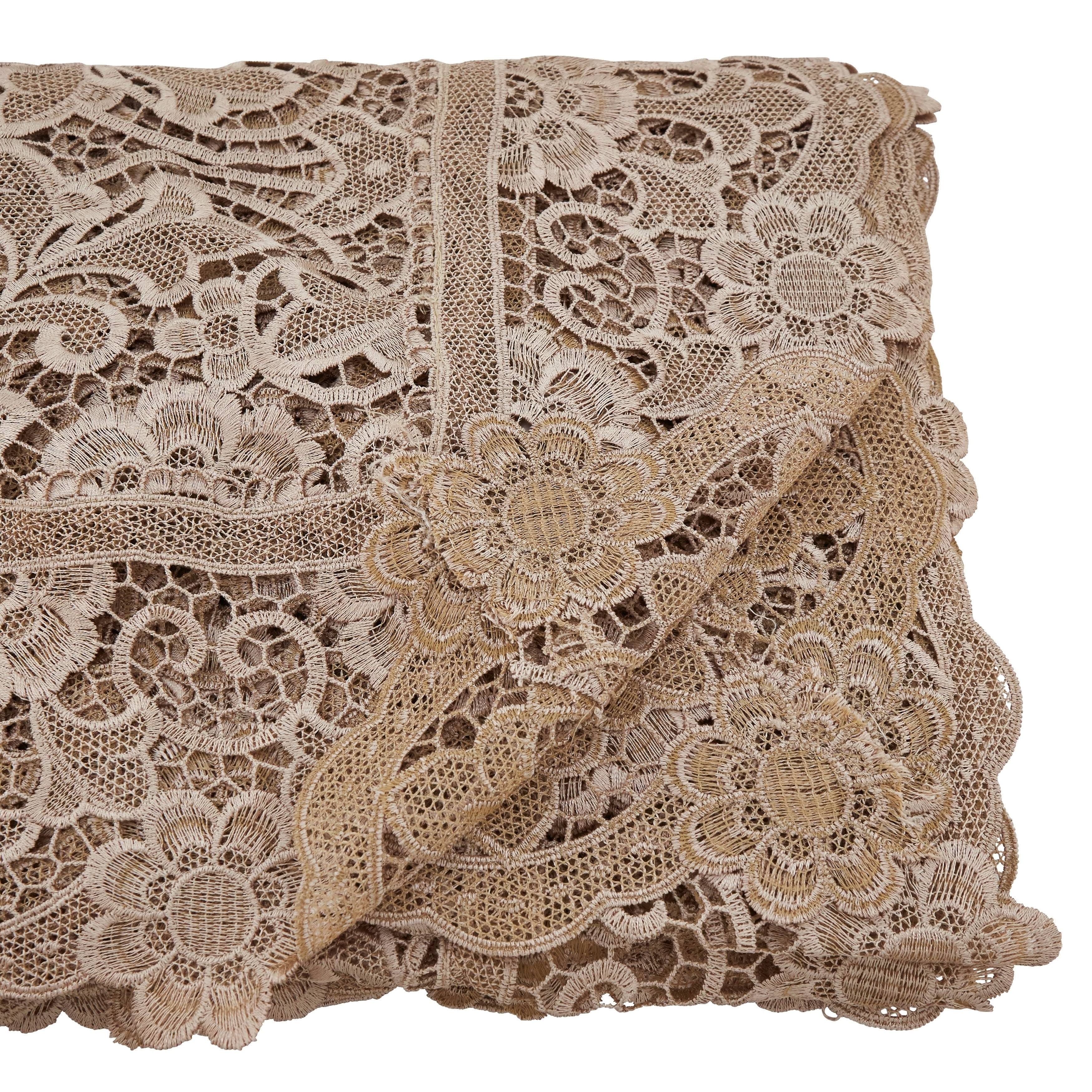 Saro Lifestyle Floral Lace Dining Tablecloth - 67x22x102x22