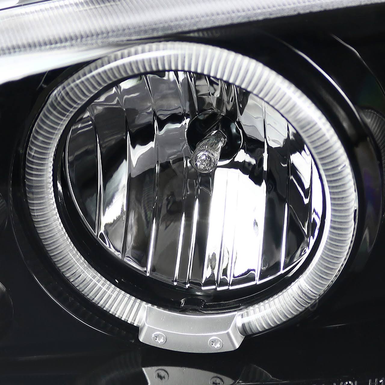 01-07 GMC Sierra Spec-D Tuning Glossy Black Projector Headlights with Corner Lights - 2LBLHP-DEN00BK-TM