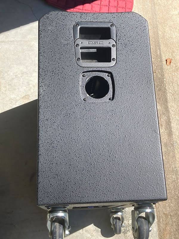 QSC KSUB 1000-Watt Dual 12x22 Active Subwoofer