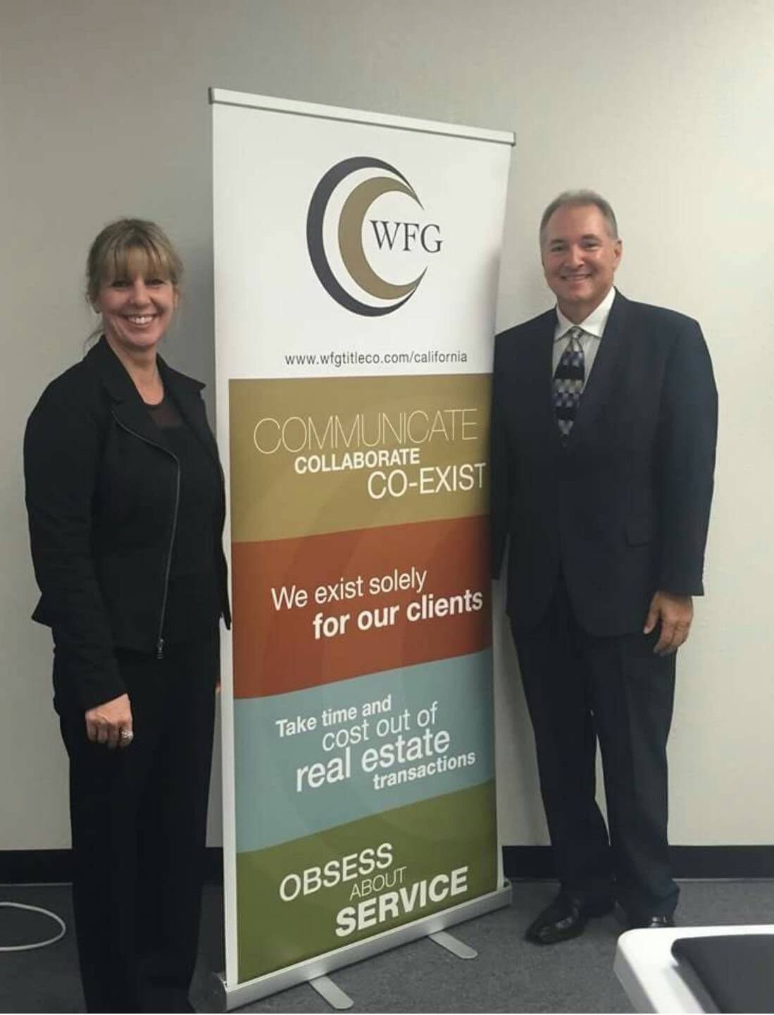 Professional 33x22x79x22 Retractable Roll Up Banner Stand Trade Show Sign