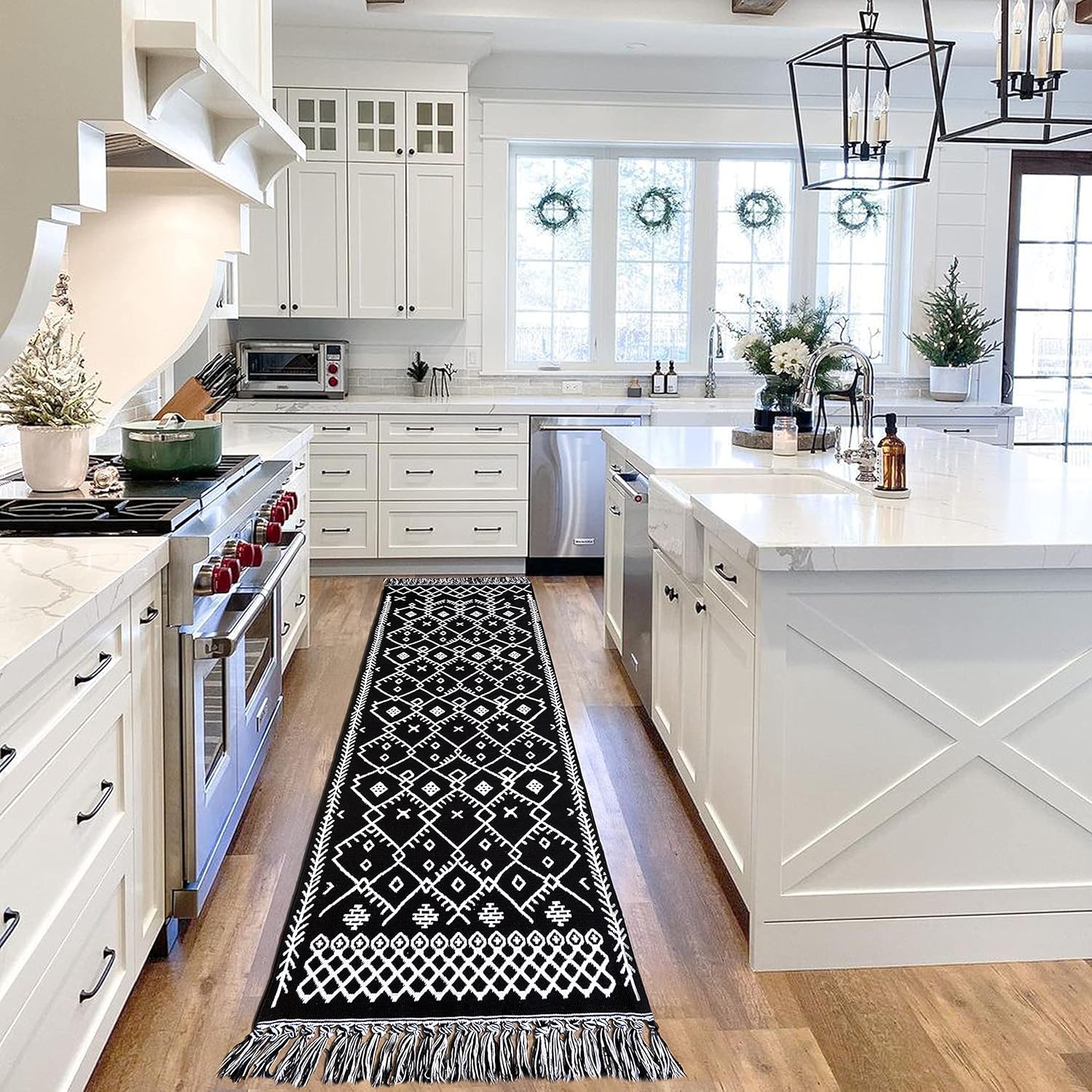 iOhouze Boho Area Rug, 3'x5', 100% Woven Black Bohemian Rug Boho Tassel Rug Fully Reversible, Cotton Machine Washable Boho Outdoor Rug for Kitchen Entryway Living Room Bedroom Decor