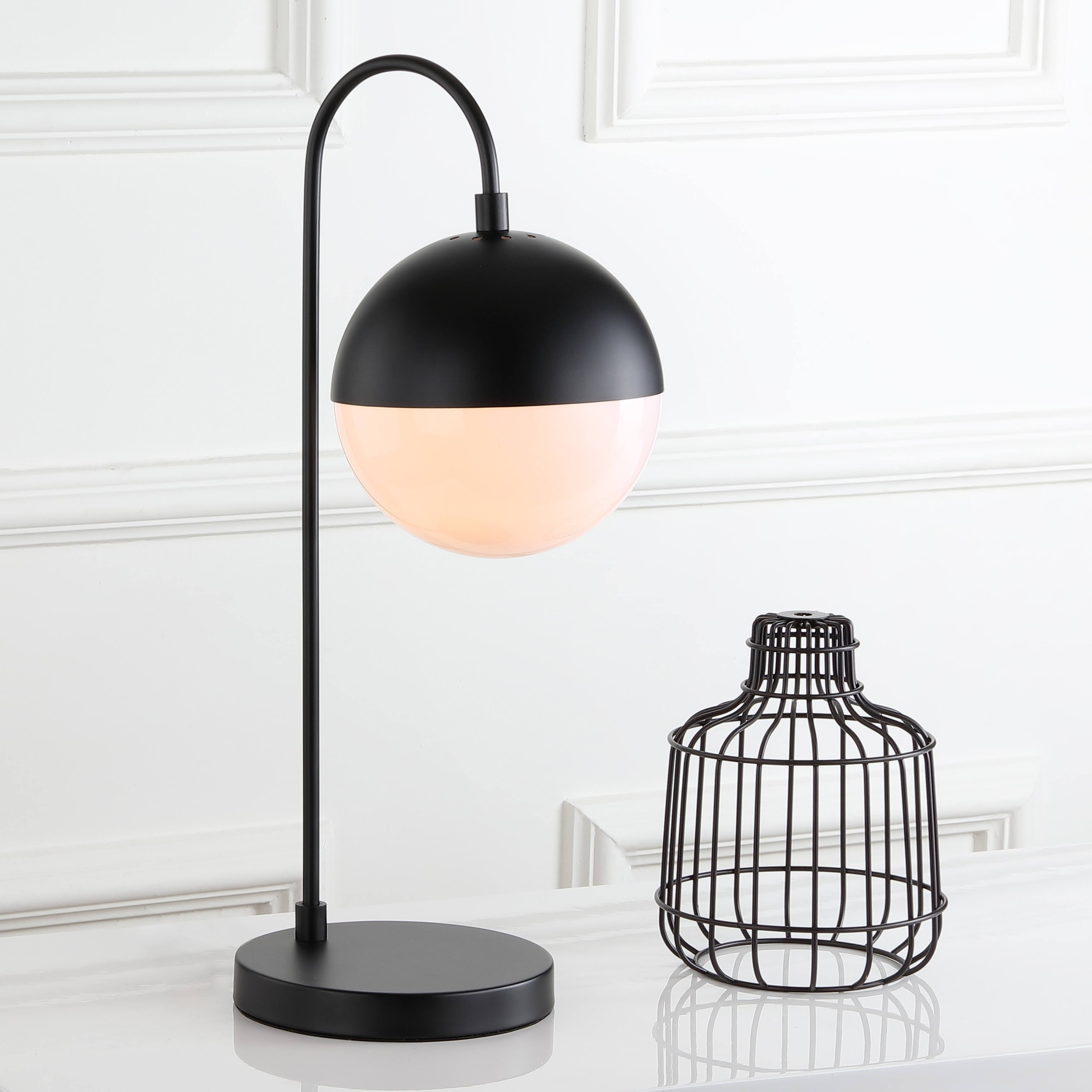 Safavieh Cappi Black 20.5x22 Table Lamp