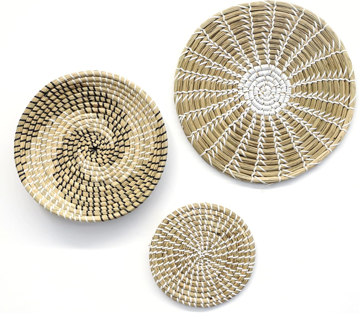 Enmolove Wicker Wall Decor - Hanging Woven Basket Home Decor Set of 3 Boho Handmade Seagrass Rattan Baskets Wall Decor for Bedroom, Living Room Or 0ffice Space Pack of 2