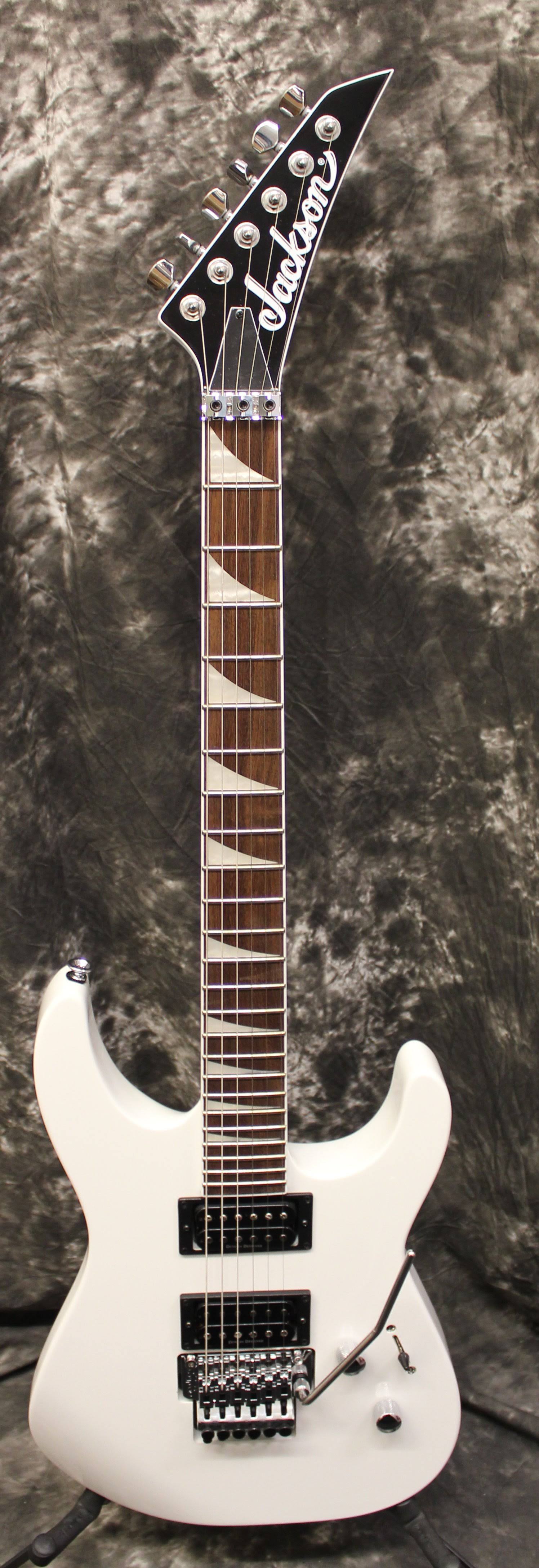 Jackson x Series SLX DX Soloist Snow White