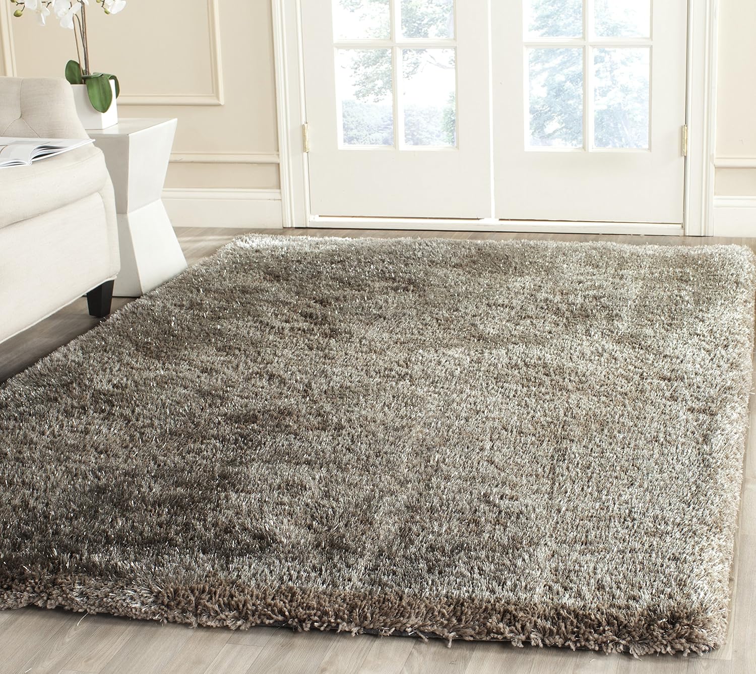 Safavieh South Beach Shag Collection SBS570B Handmade 1.8-inch Thick Area Rug, 6' x 6' Square, Silver