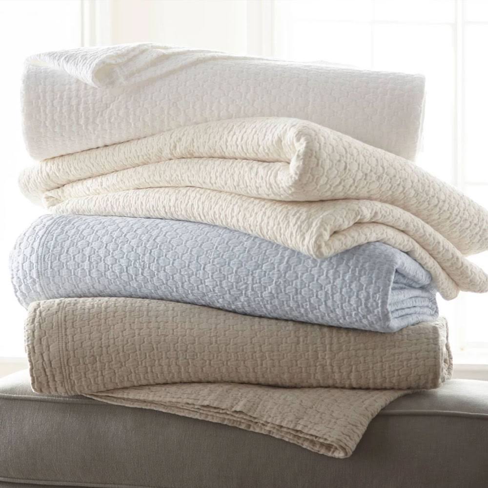 Peacock Alley Juliet Matelass&eacute; Twin Coverlet Pearl