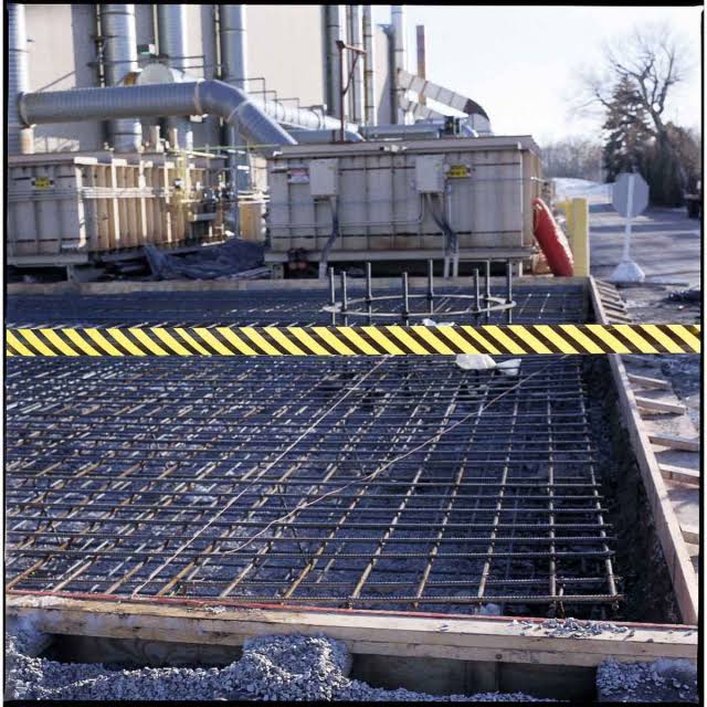 Brady 91100 Barricade Tape,yellow/black,500Ft x 3 in