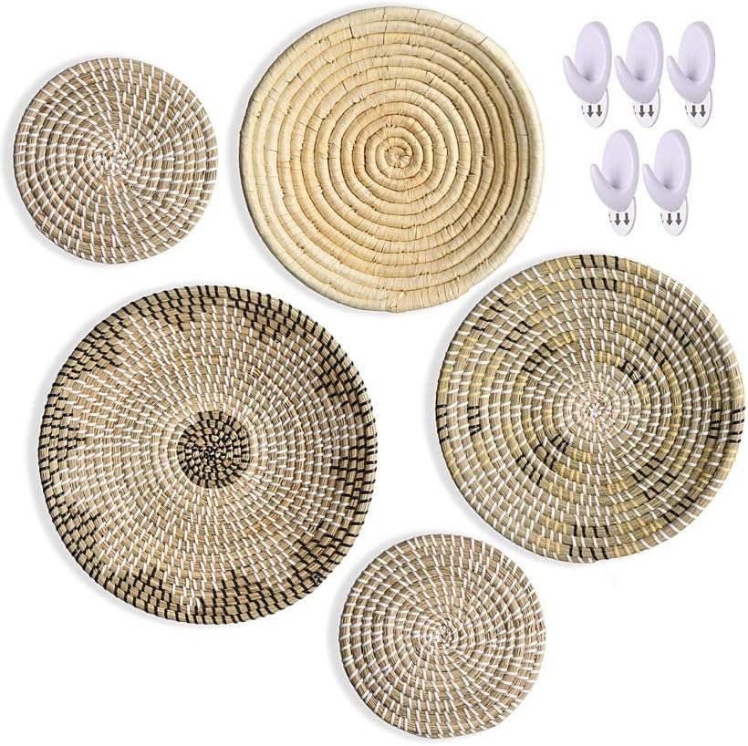 Set of 5 Hanging Wall Baskets with Hooks, Wicker Wall Basket Tray Decor, Woven Decorative Boho Art for Home and Kitchen, Large Mounted Round Baskets, Rattan Bohemian Baskets Pack of 2