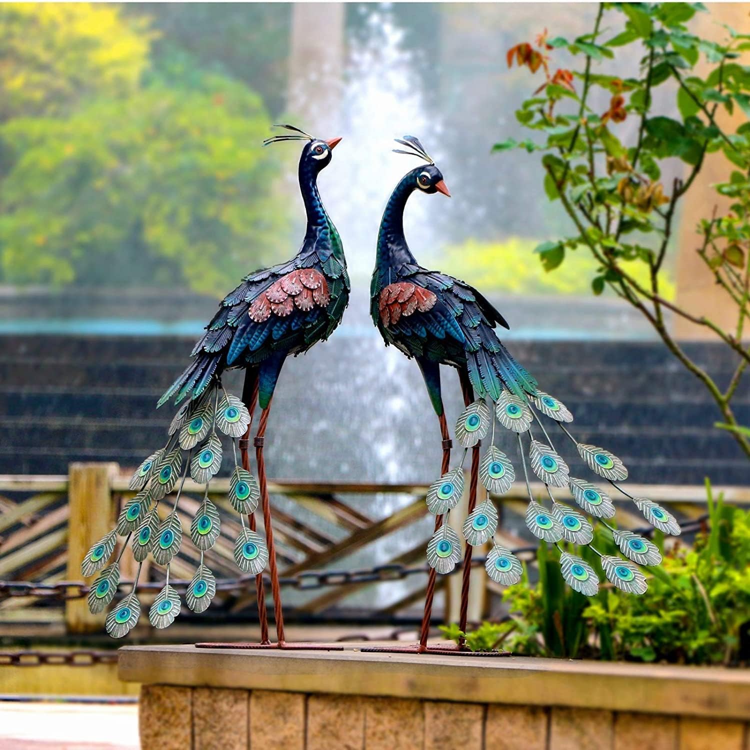 Chisheen Garden Decor Outdoor Statues, Metal Peacock Decor for Outside, Garden Art Sculptures Standing for Patio Yard Lawn Home Decorations, Set of 2