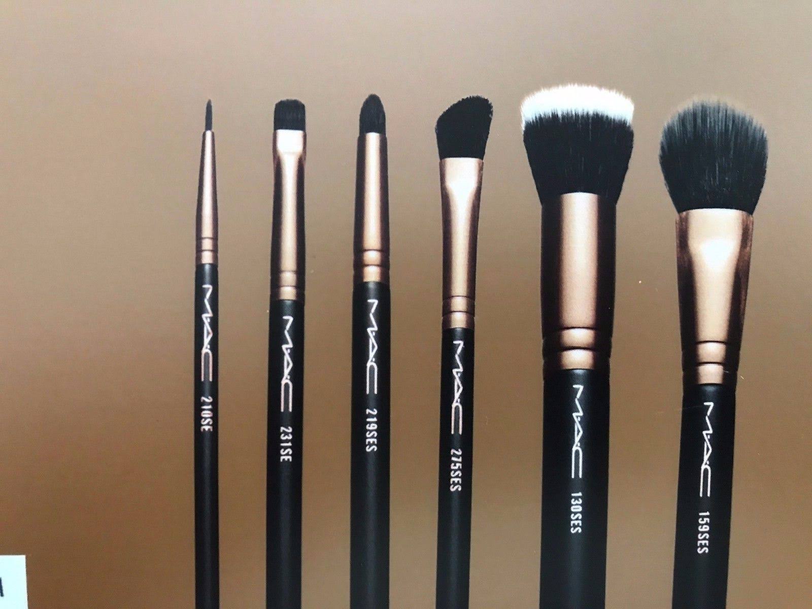 Mac Look in A Box Advanced Travel Brush Kit