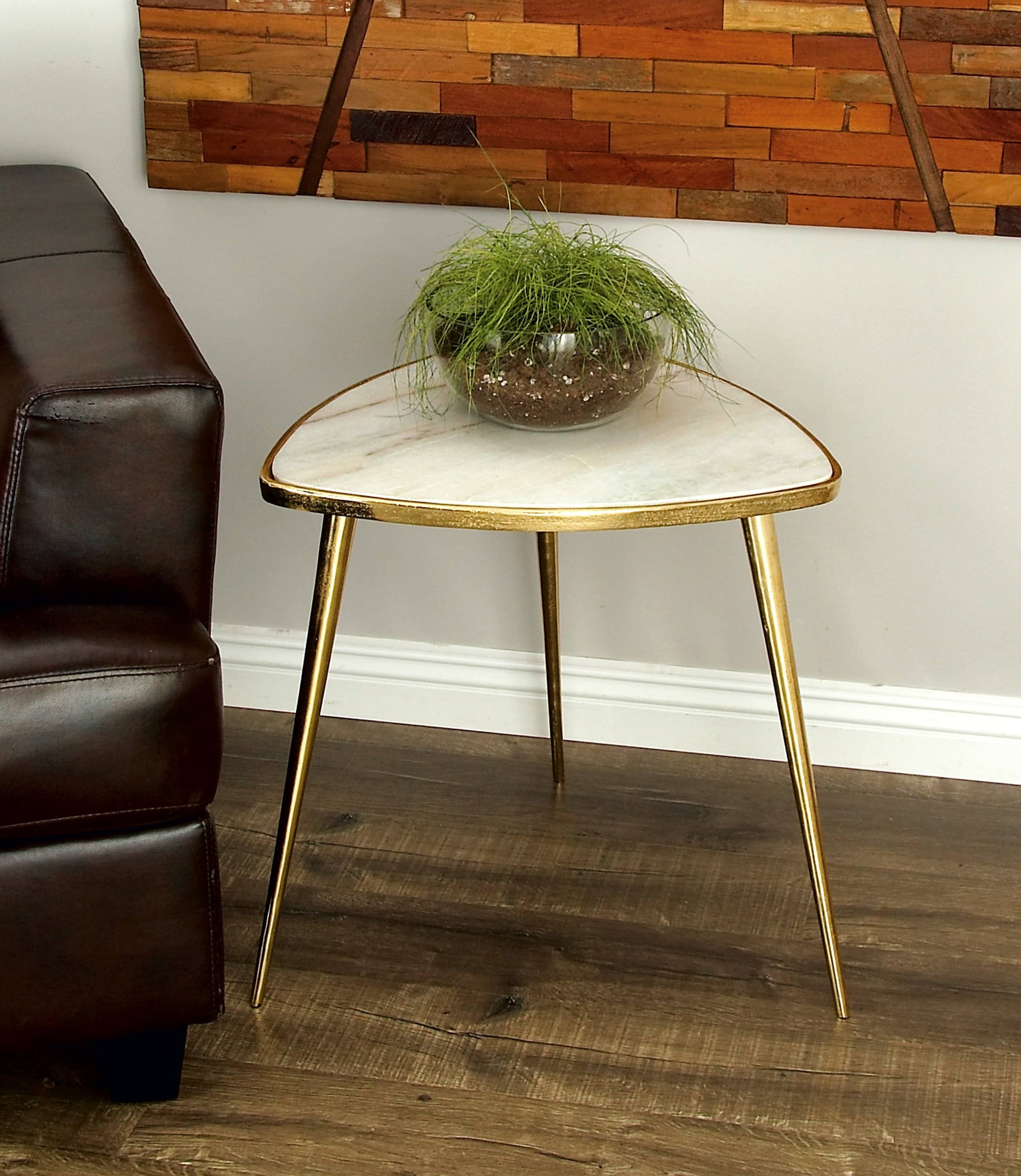 Decmode Modern Marble Triangular Accent End Table Gold