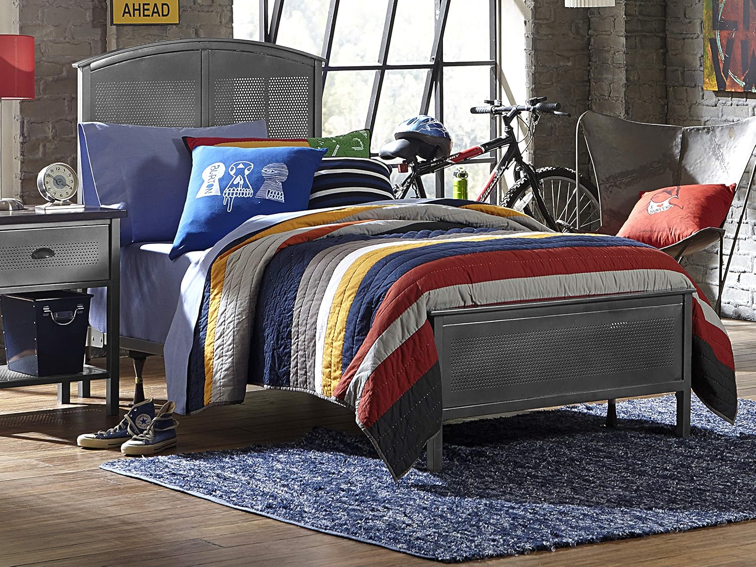 Hillsdale Furniture Urban Quarters Panel Bed with Rails Twin Black Steel