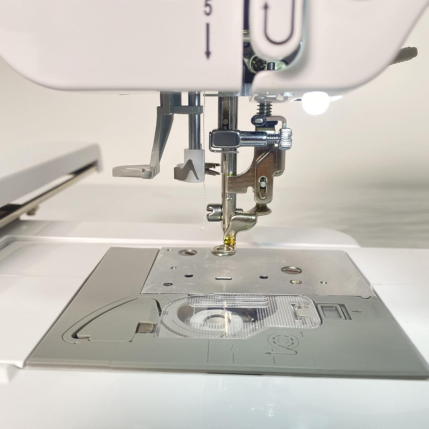 AVERMA E3 Computerized Embroidery Machines,96 Built-in Embroidery Designs,3.94'' x 9.25'' Embroidery Area,Large 7'' LCD Color Touch Screen and 12 Embroidery Threads for Homeuse