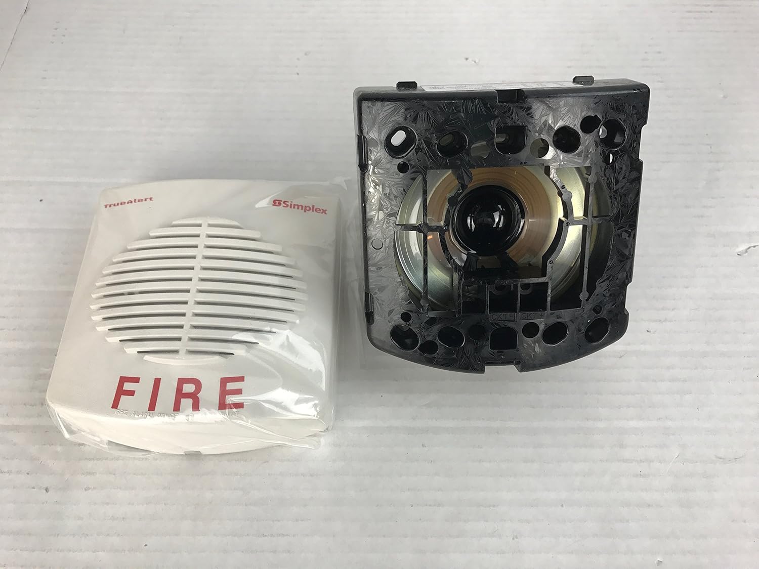 Simplex 4902-9717 - White TrueAlert Speaker 25V/70RMS Pack of 2