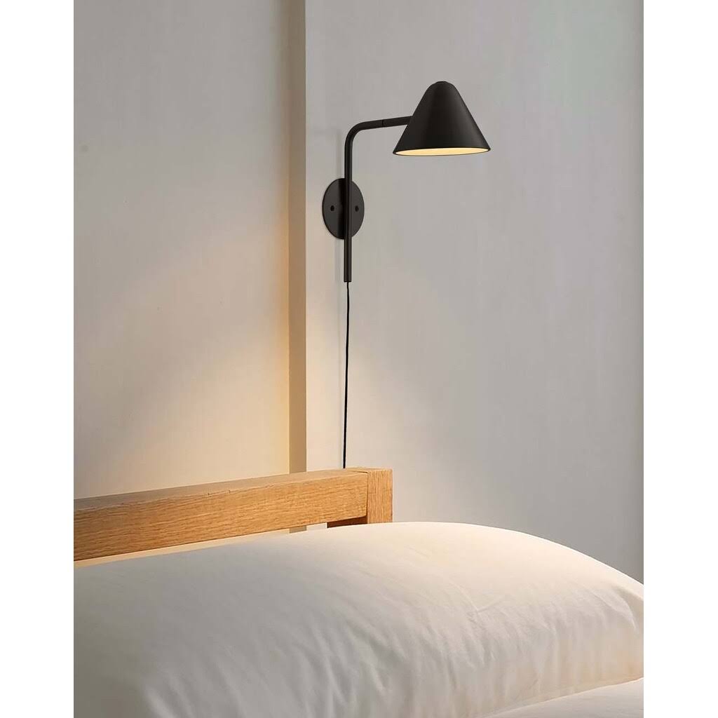 Nova of California Cove, Sconce Matte Black - Black