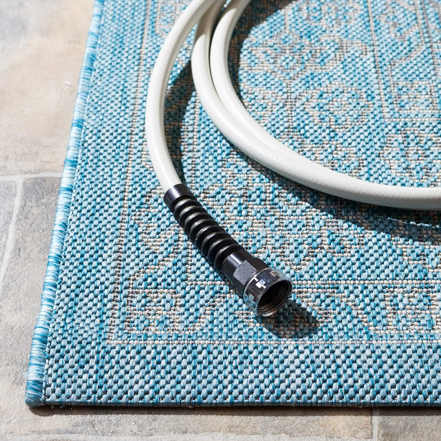 SAFAVIEH Courtyard Collection CY8232 Indoor/ Outdoor Non-Shedding Easy Cleaning Patio Backyard Porch Deck Mudroom Accent Rug, 2' x 3'7