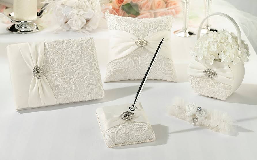 Lillian Rose Vintage Lace Collection Wedding Accessories 5-Pieces Set, Cream