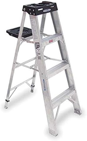 Werner 4 ft Aluminum 300 lb Capacity Stepladder IA
