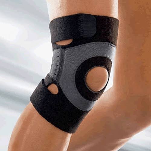 3M Futuro Sport Moisture Control Knee Brace, Small