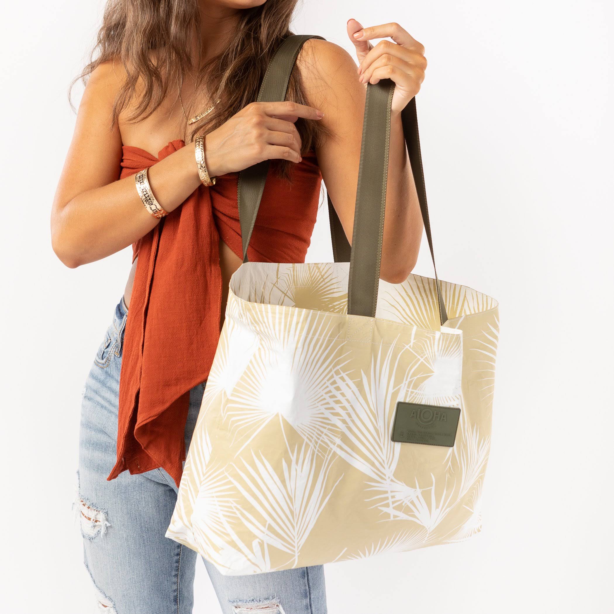 Day Palms Holo Holo in Sand - Beach, Boat, or Pool - Water Resistant Material - Great for Travel - Machine Washable - Aloha Coll