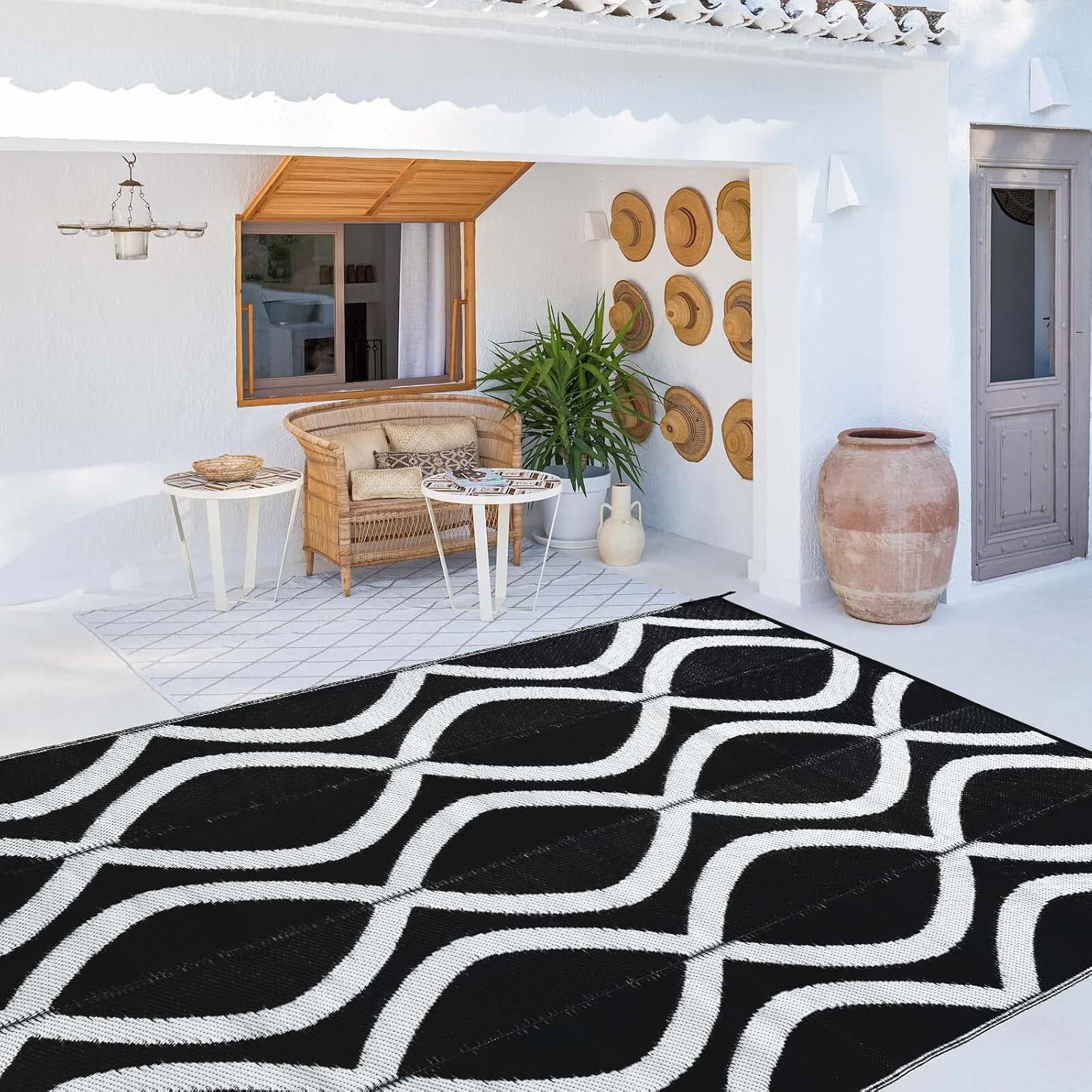 WIKIWIKI Outdoor Rug Reversible Mats, Portable Plastic Straw Mat, Black & White Outdoor Rugs, Waterproof Great for RV Patio Camping Balcony Beach, Fade Resistant, 9 x 12 ft