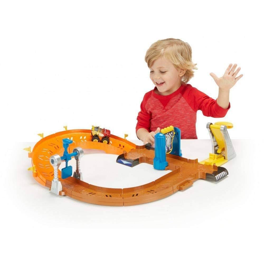 Blaze and The Monster Machines FDN62 Blaze to Victory Speedway