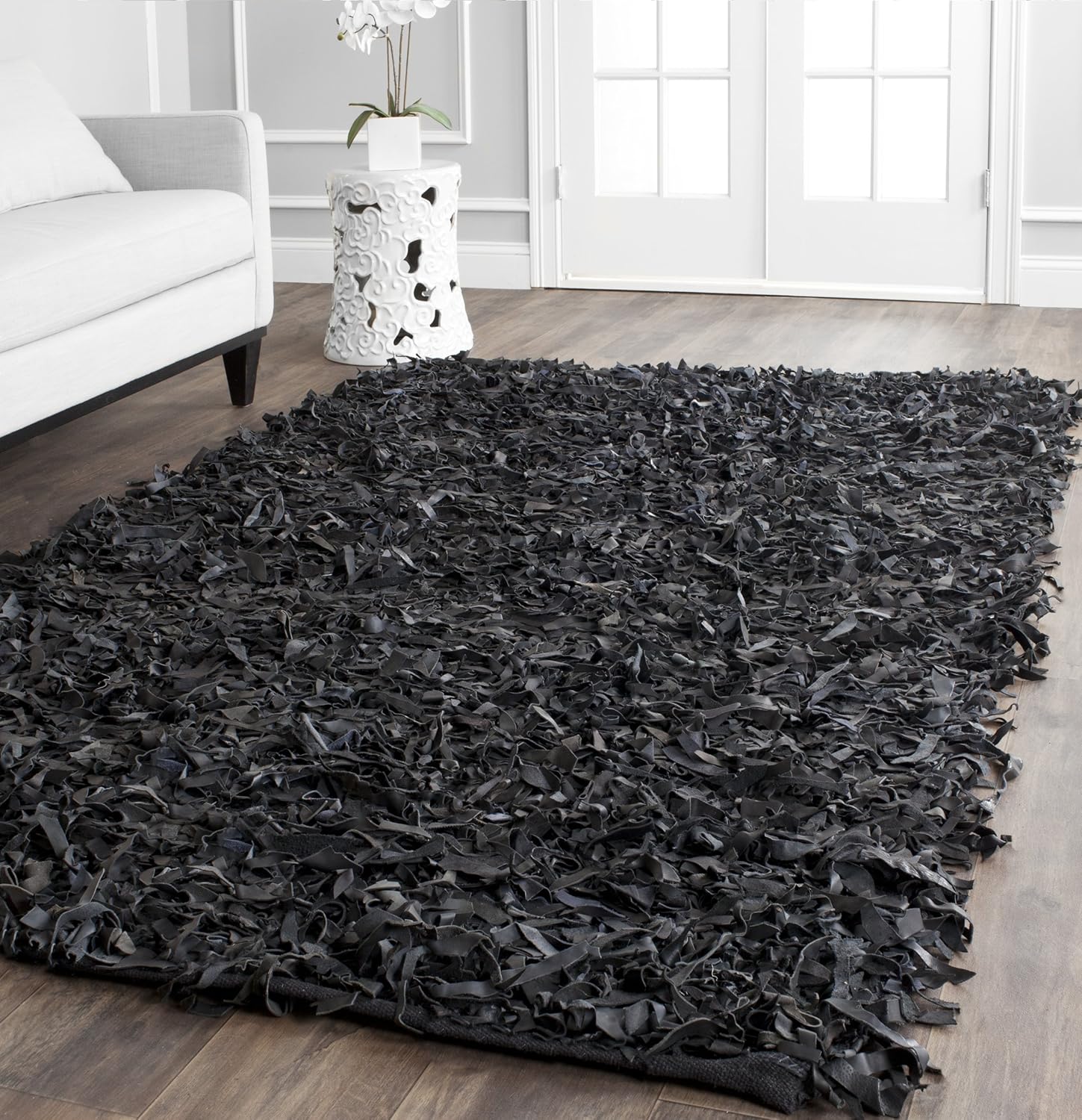 Safavieh Leather Shag Collection LSG511A Hand-Knotted Modern Leather Area Rug, 8' x 10', Black