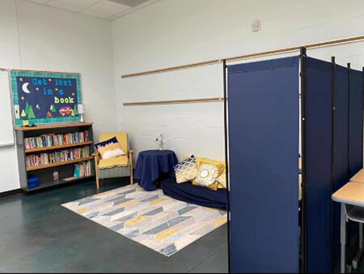 4 Panel Partition Room Dividers Folding Privacy Screen Temporary Wall Divider Freestanding Room Separator (Beige)