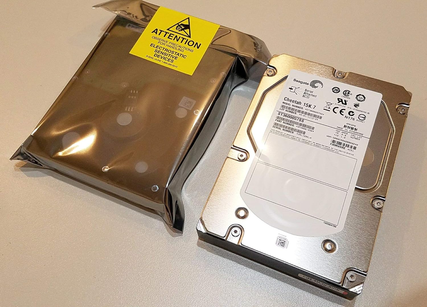 Seagate Technology - Seagate Cheetah 15K.7 St3600057ss 600 Gb 3.5 Internal Hard Drive Pack of 2