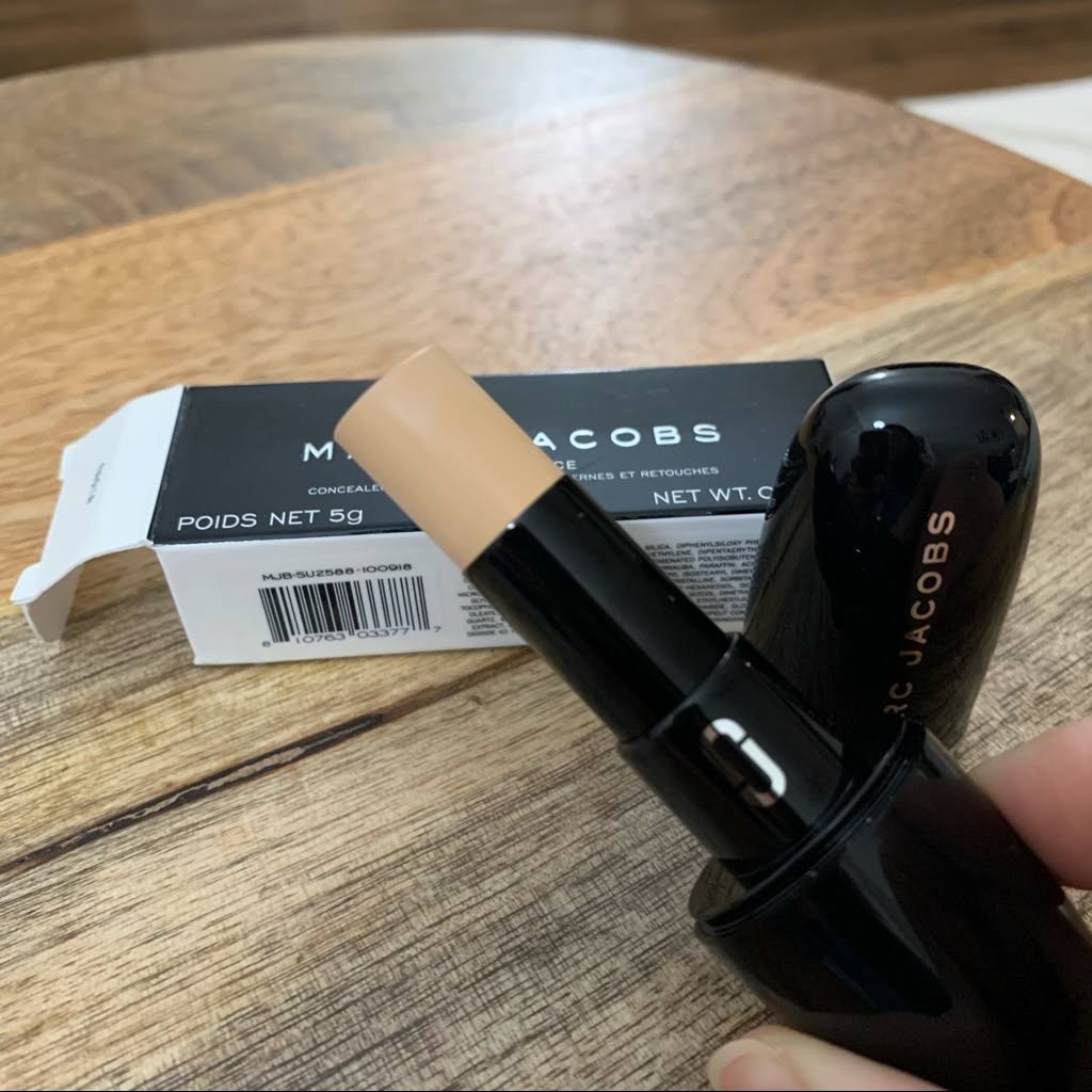 Marc Jacobs Beauty Accomplice Concealer u0026 Touch-Up Stick Light 20
