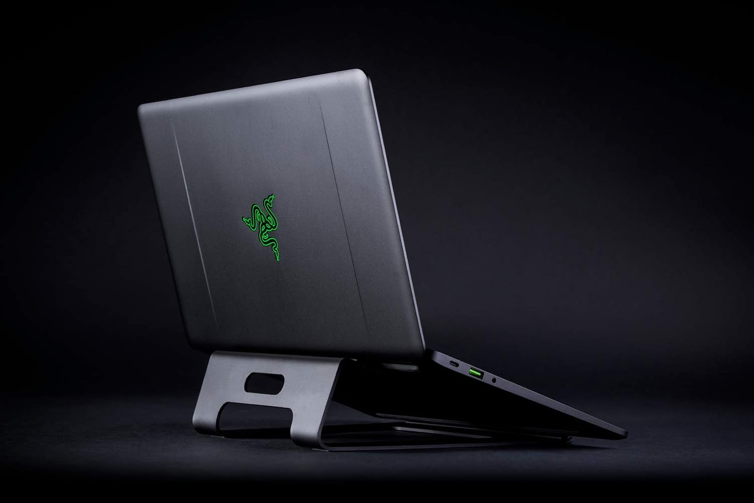 Razer Laptop Stand Chroma: Customizable Chroma RGB Lighting - Ergonomic Design - Anodized Aluminum Construction - 3x Port USB 3.0 Hub - Matte Black