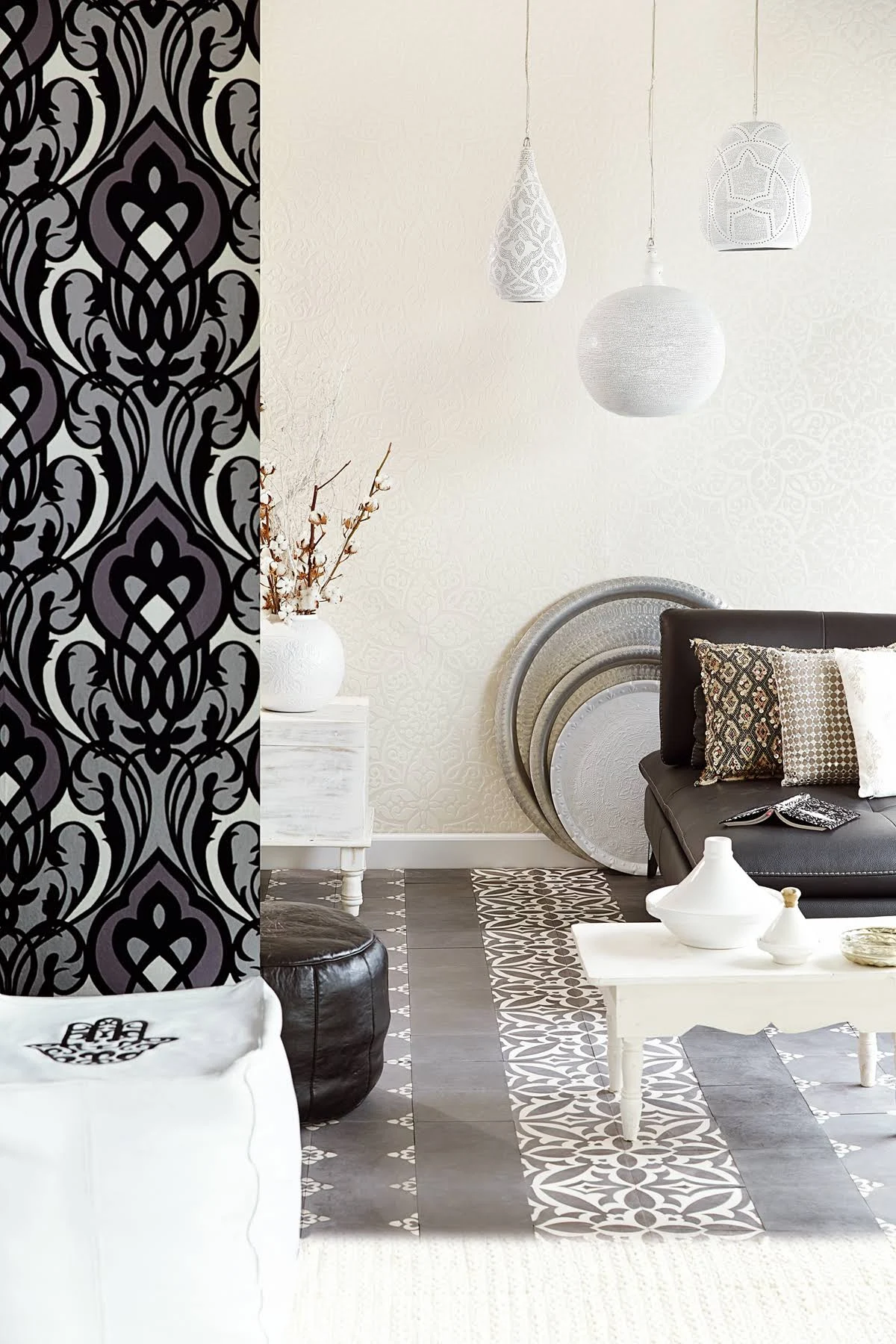 Sahrzad Black Nouveau Damask Wallpaper