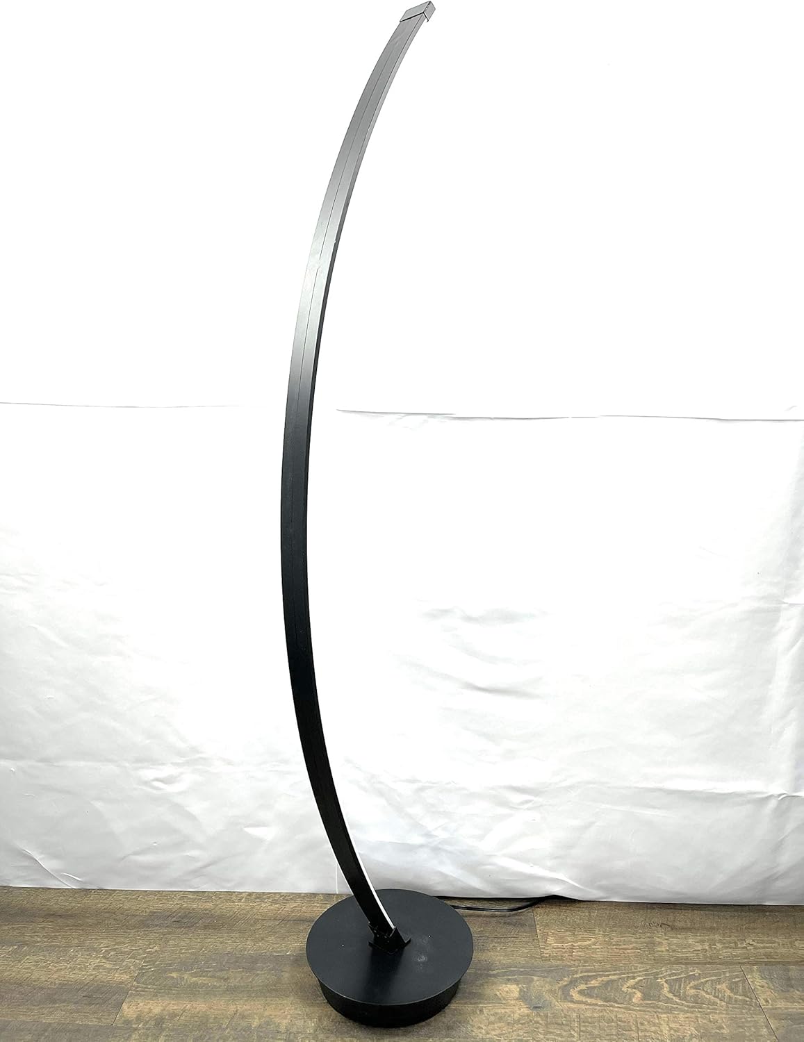 LED Black Arc Floor Lamp, Modern Floor Lamp for Living Room,Built in Dimmer,Futuristic Lamp, Bedroom Light, Home Lighting,Remote Controlled, Footswitch Lamp, Tri-Tone LED, Novelty Lamp