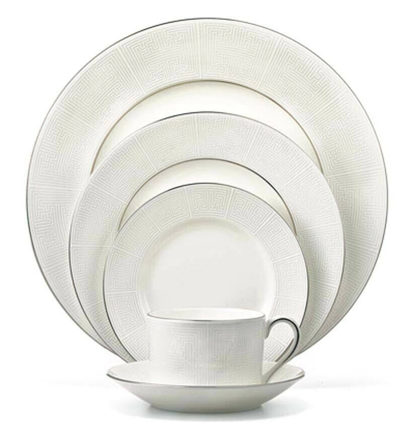 Wedgewood Vera Wang Ivory Trellis 5 Piece Place Setting Made in The UK AP16