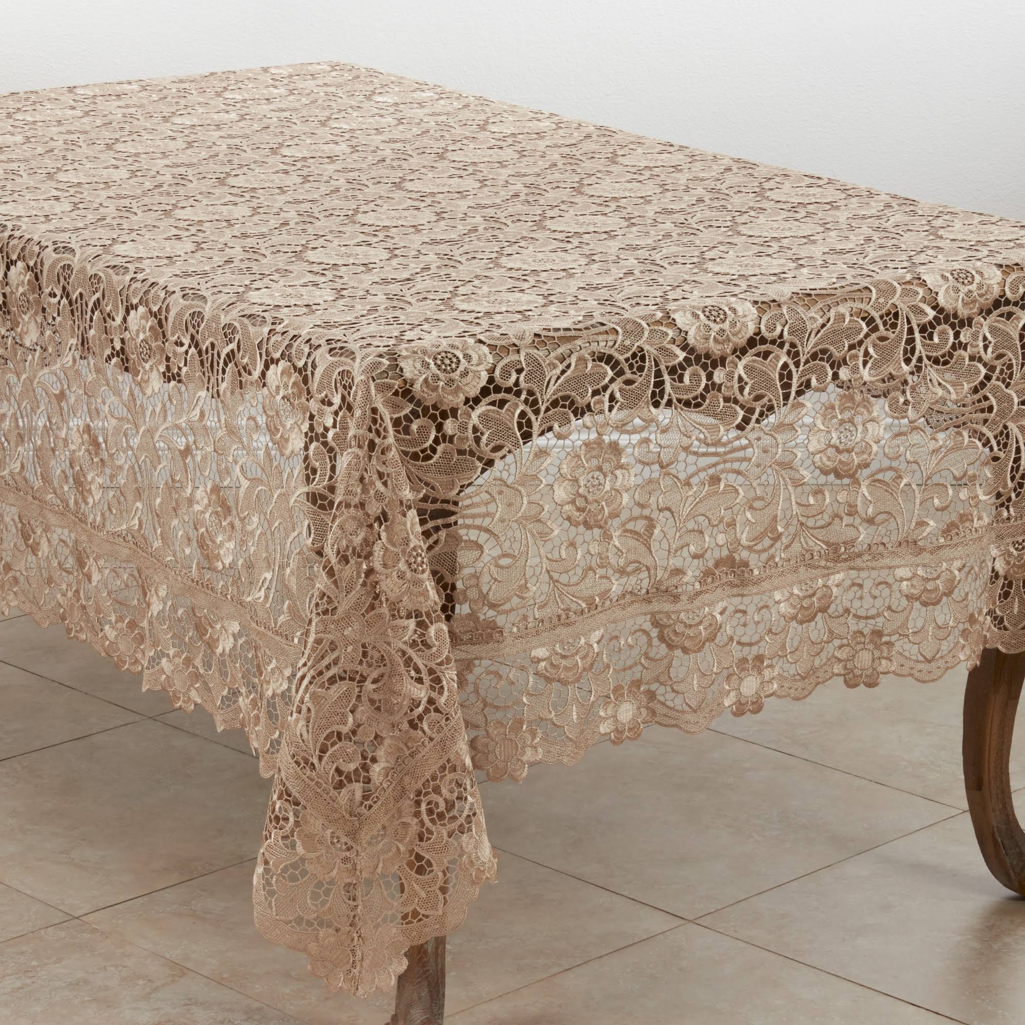 Saro Lifestyle Floral Lace Dining Tablecloth - 67x22x120x22