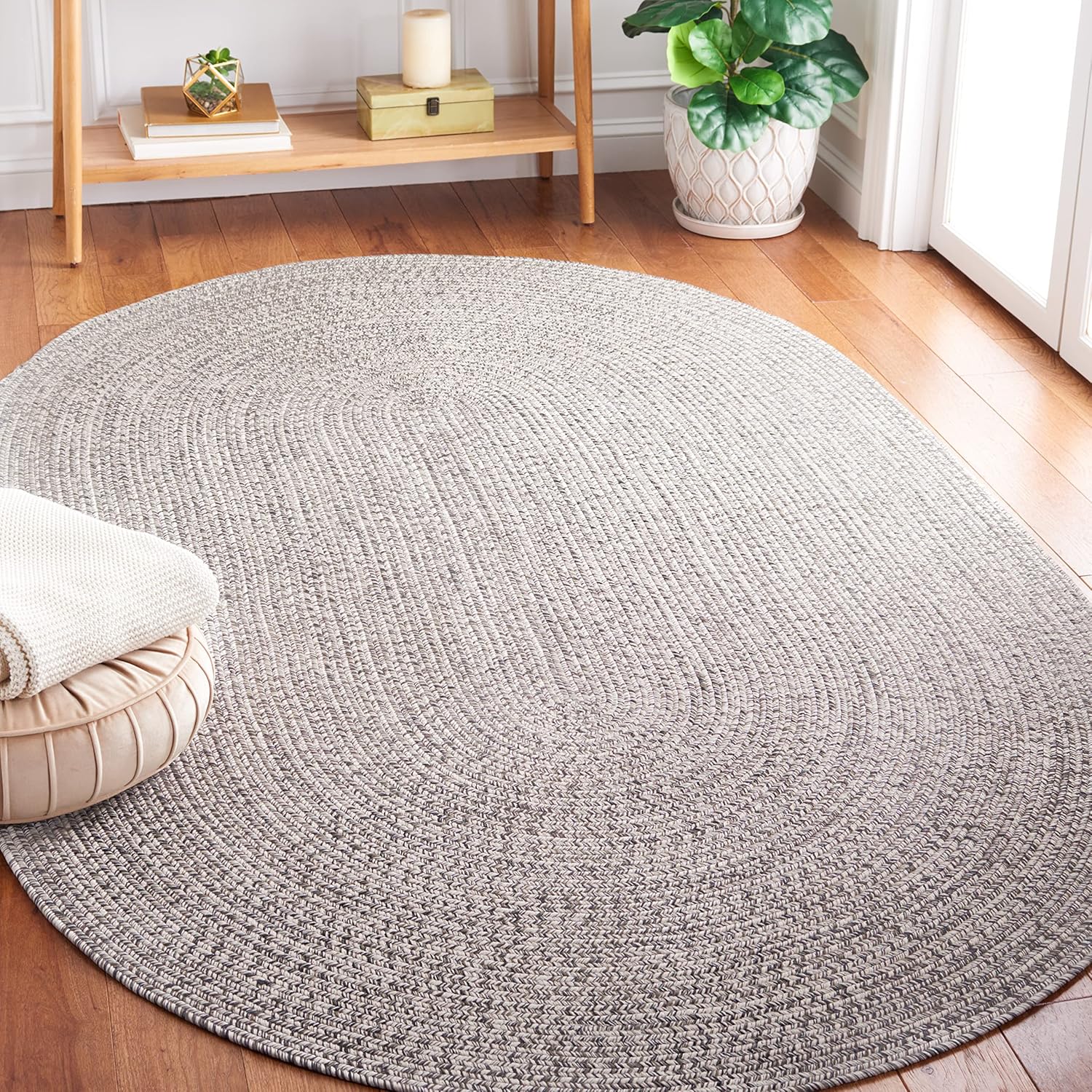 SAFAVIEH Braided Collection BRA201F Handmade Farmhouse Entryway Living Room Foyer Bedroom Accent Rug, 3' x 5', Oval, Grey/Ivory