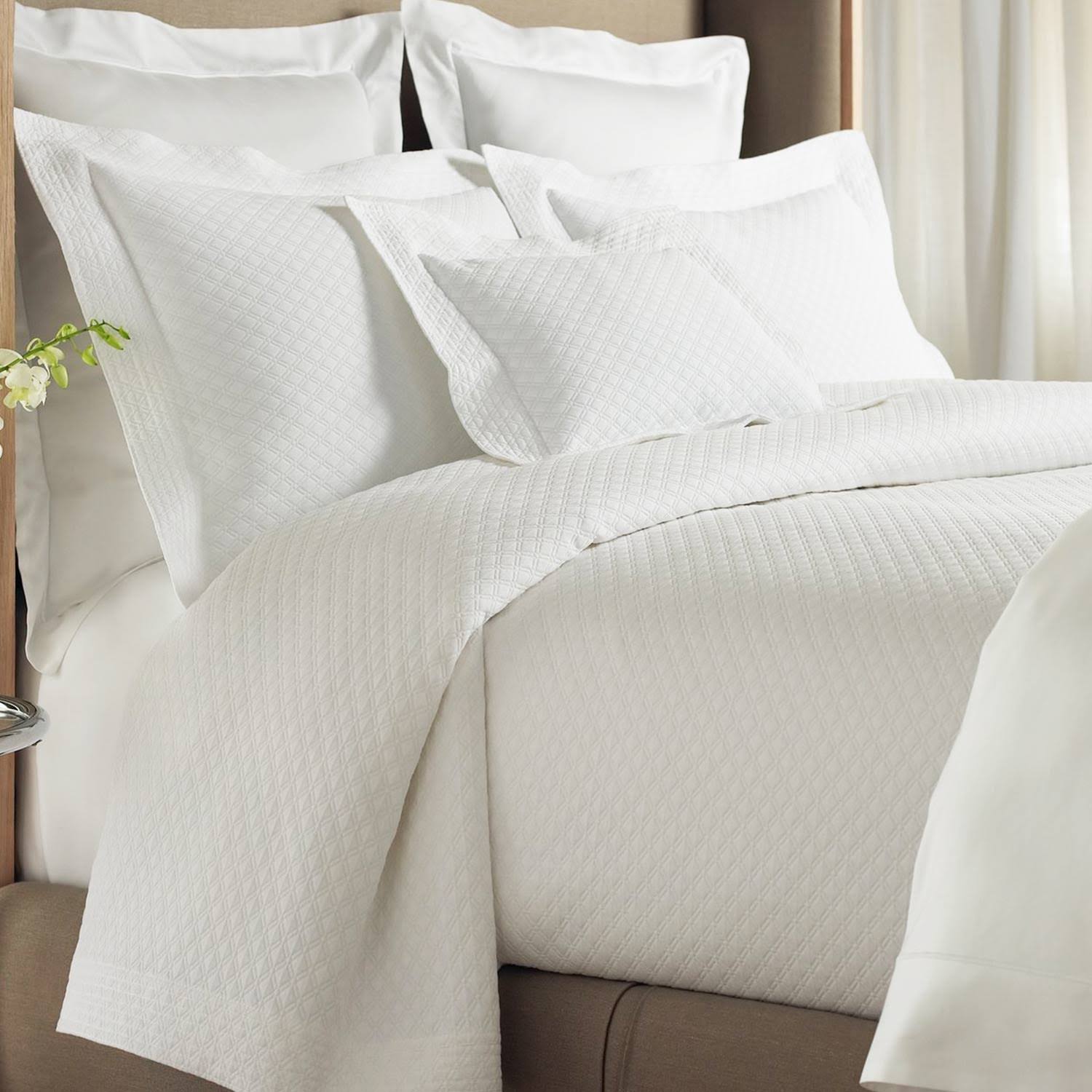 Peacock Alley Alyssa Coverlet, Queen, White