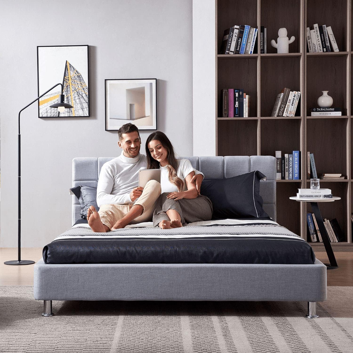 VALYOU Furniture The Aura Pinewood High-Density Foam Organic-Linen Surface (King)