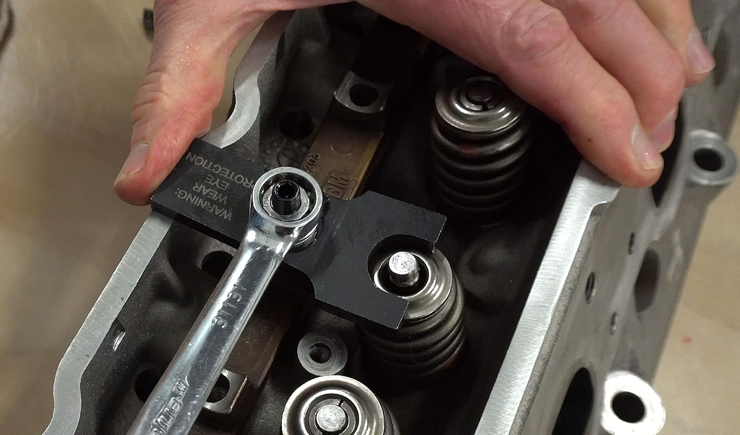 Lisle 16560 Valve Spring Compressor for GM LS , black